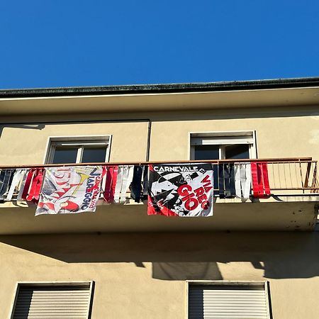Appartamento Nel Cuore Di Виареджо Екстериор снимка